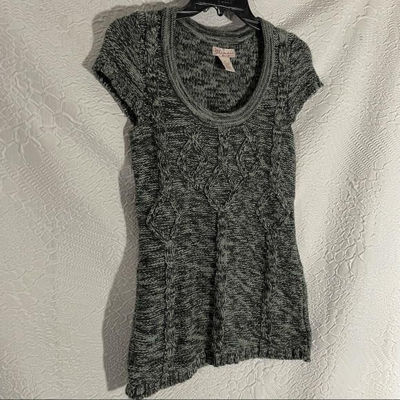 Worn Once! Glimmer by J.J. Basics Gray Knit Short Sleeve Winter Dress Top - Picture 3 of 5